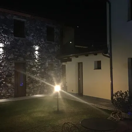 Il Casale Del Giglio Bed and Breakfast 4*